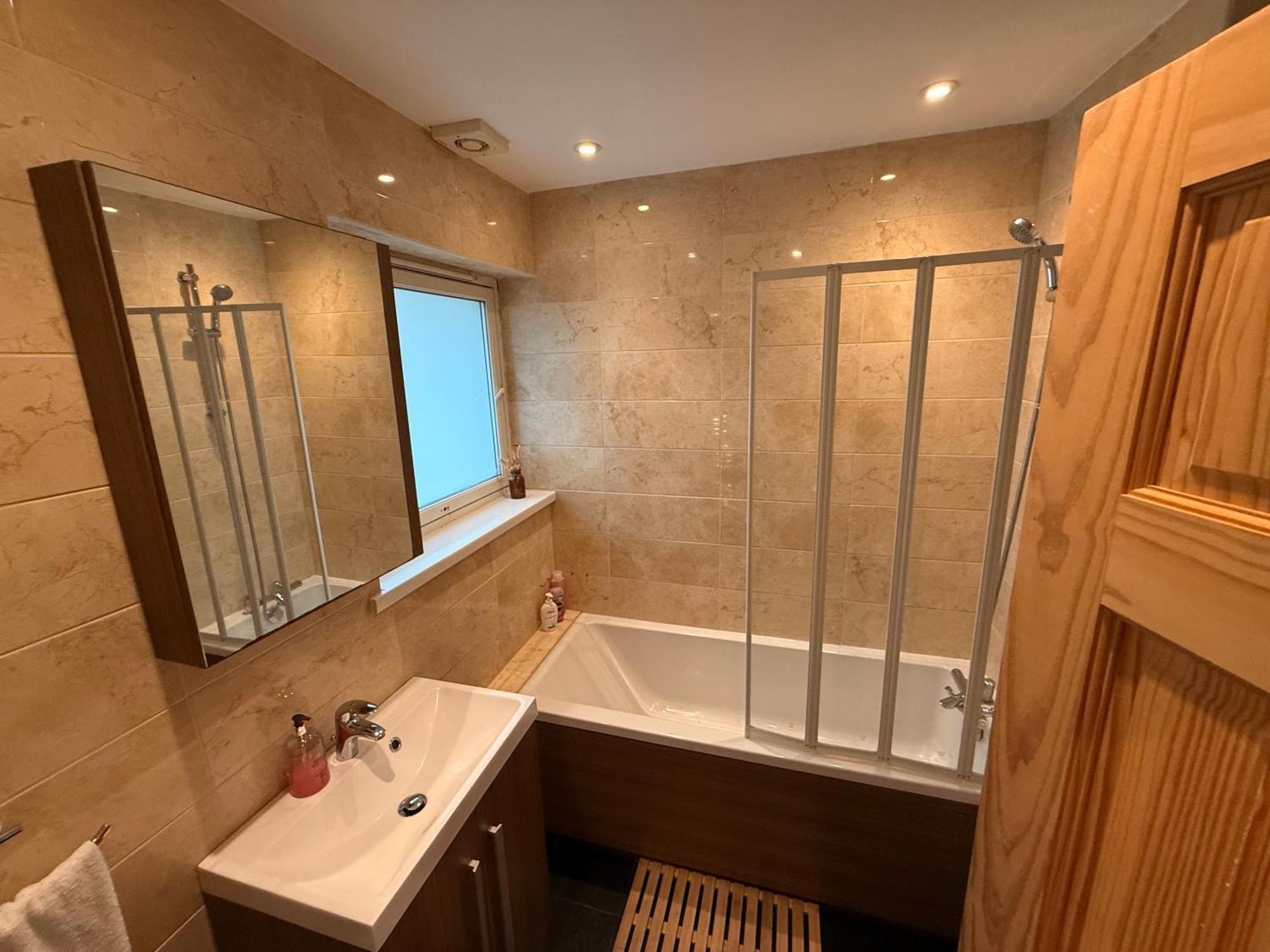 Two Bedroom Flat In The Heart Of London Exterior photo